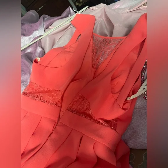 BCBGeneration pleated sleeveless deep v mini dress in Coralwine size 4 - Picture 9 of 14